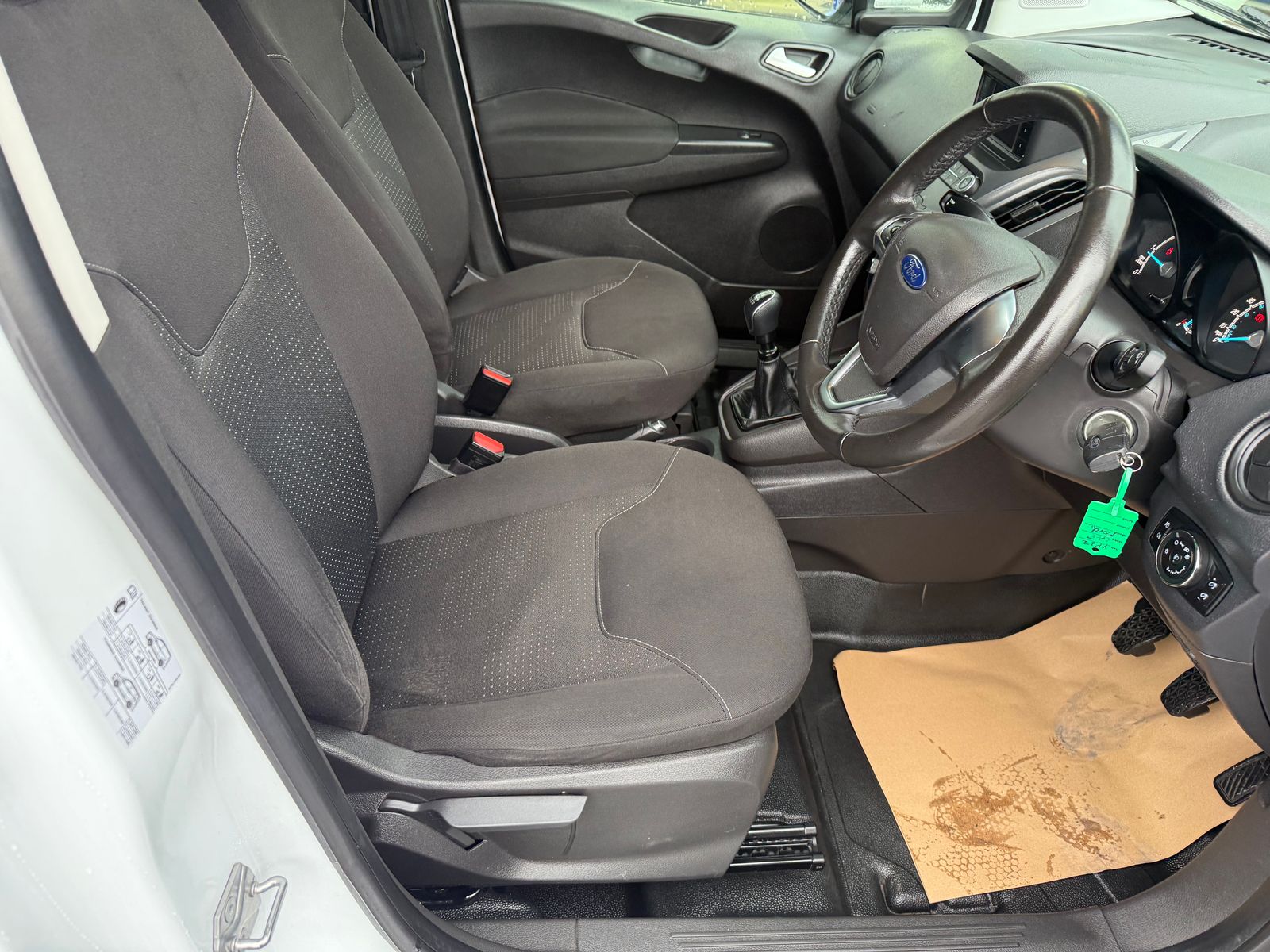 2022 Ford Transit Courier 1.5L Diesel Manual - Thumbnail 26