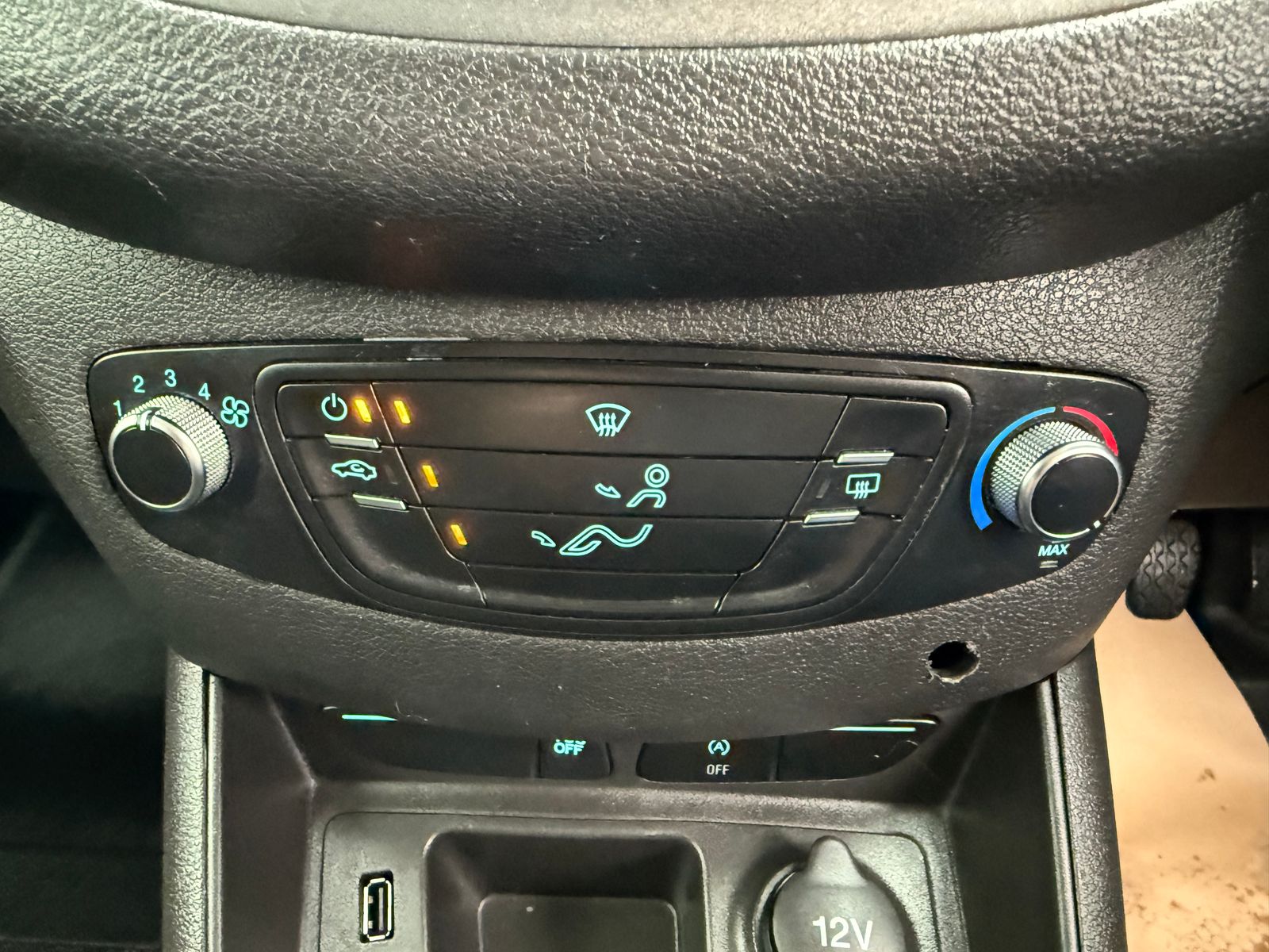 2022 Ford Transit Courier 1.5L Diesel Manual - Thumbnail 28