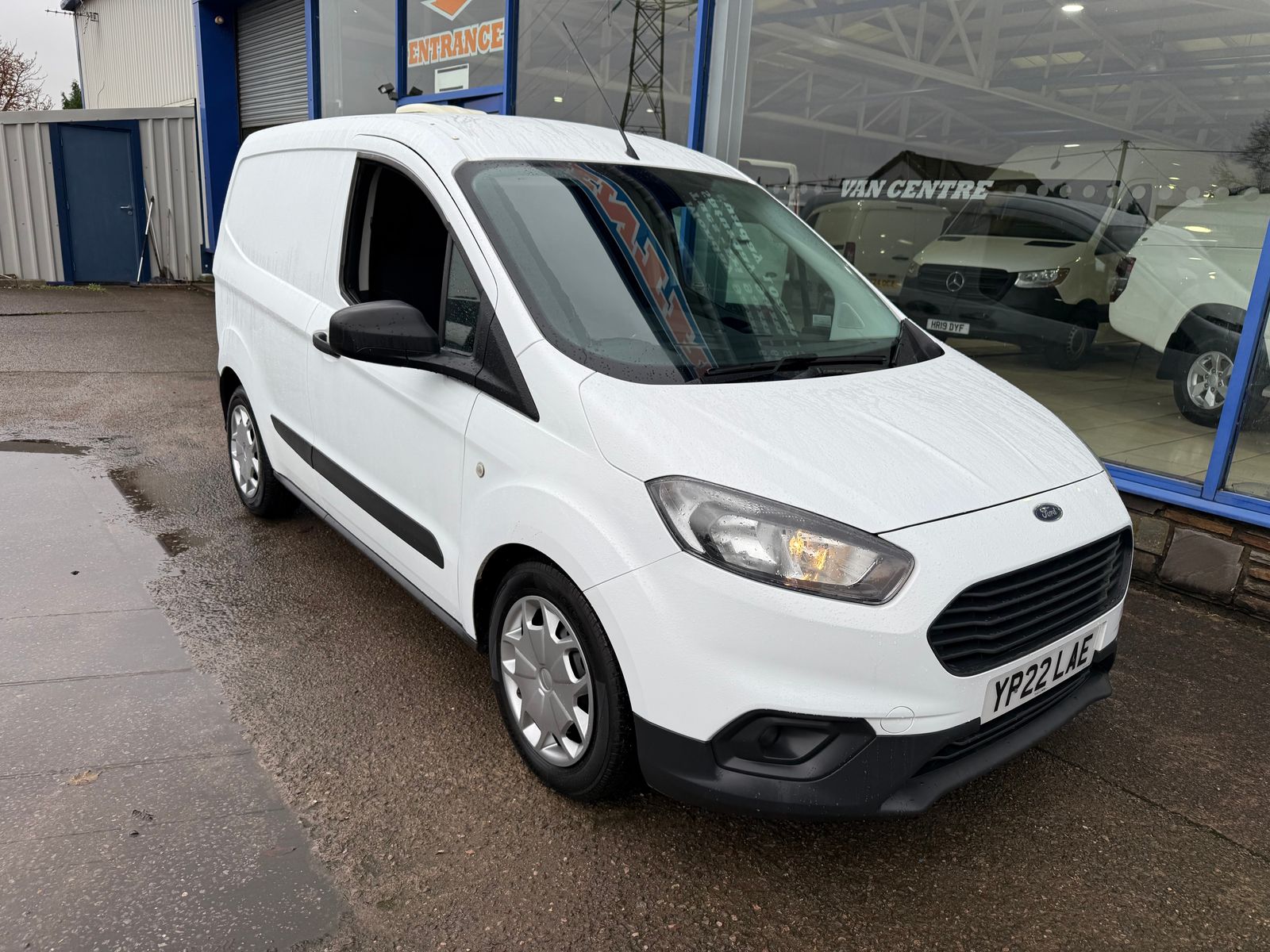 2022 Ford Transit Courier 1.5L Diesel Manual - Thumbnail 18
