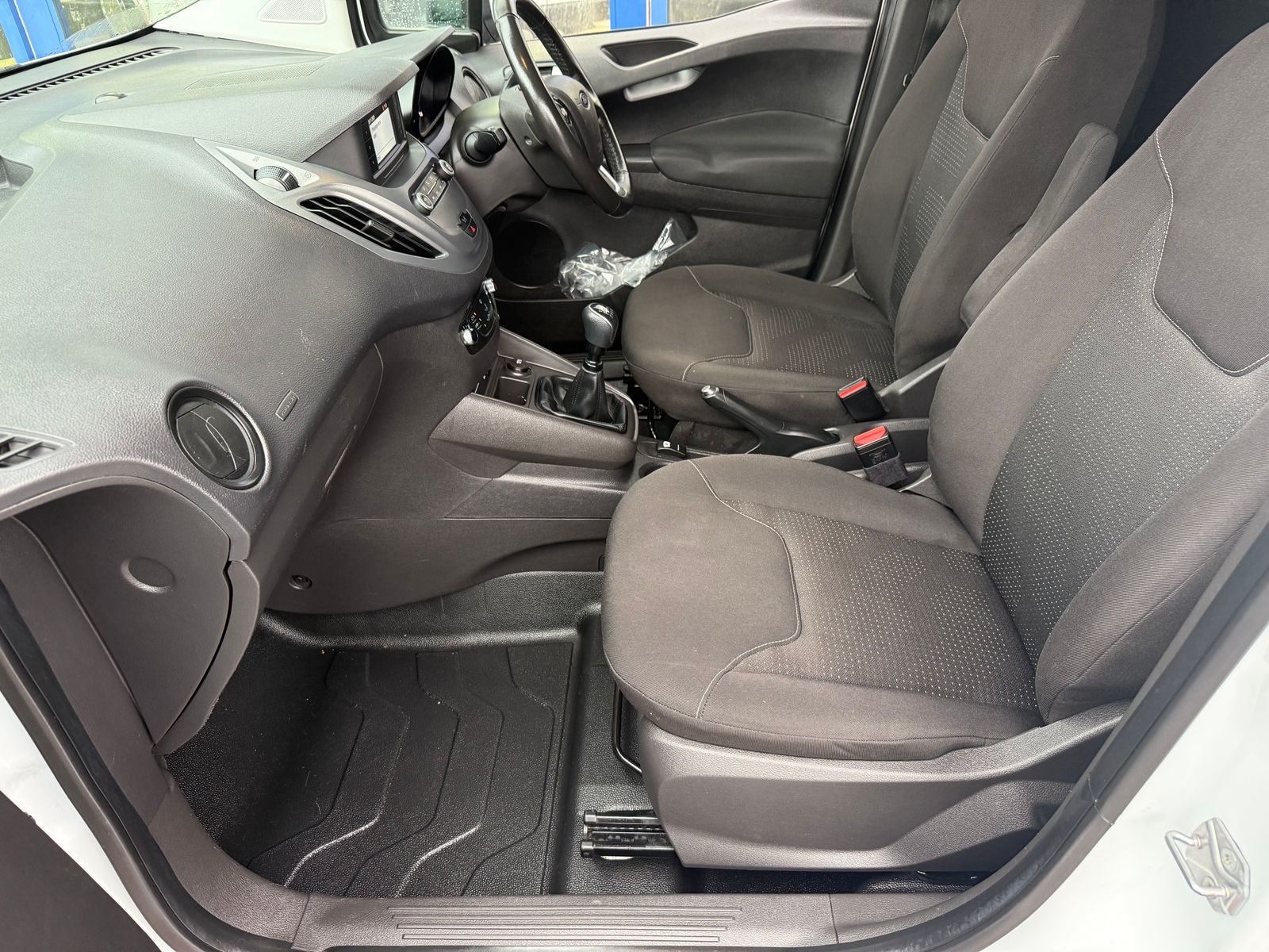 2022 Ford Transit Courier 1.5L Diesel Manual - Thumbnail 20
