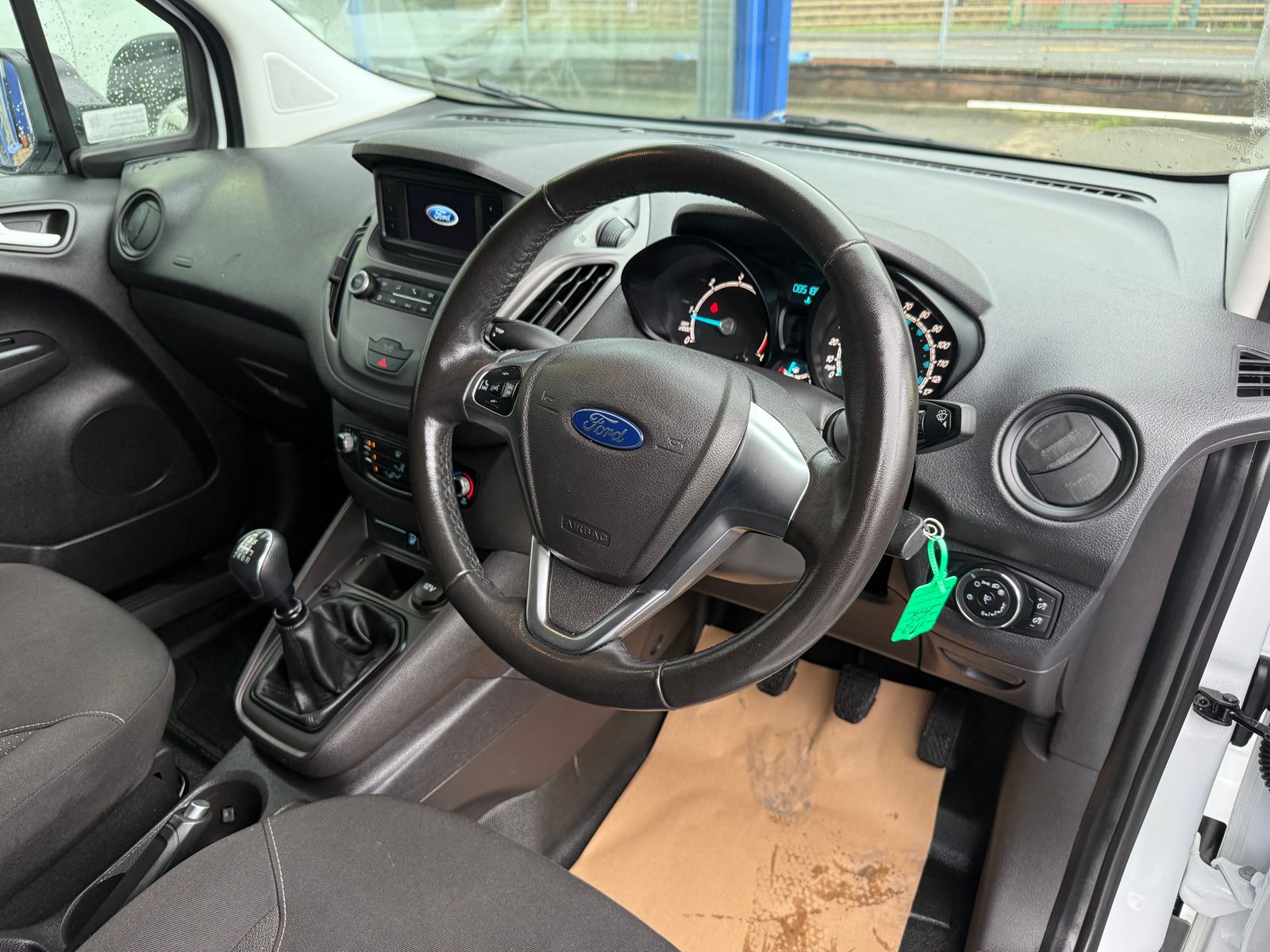 2022 Ford Transit Courier 1.5L Diesel Manual - Thumbnail 24