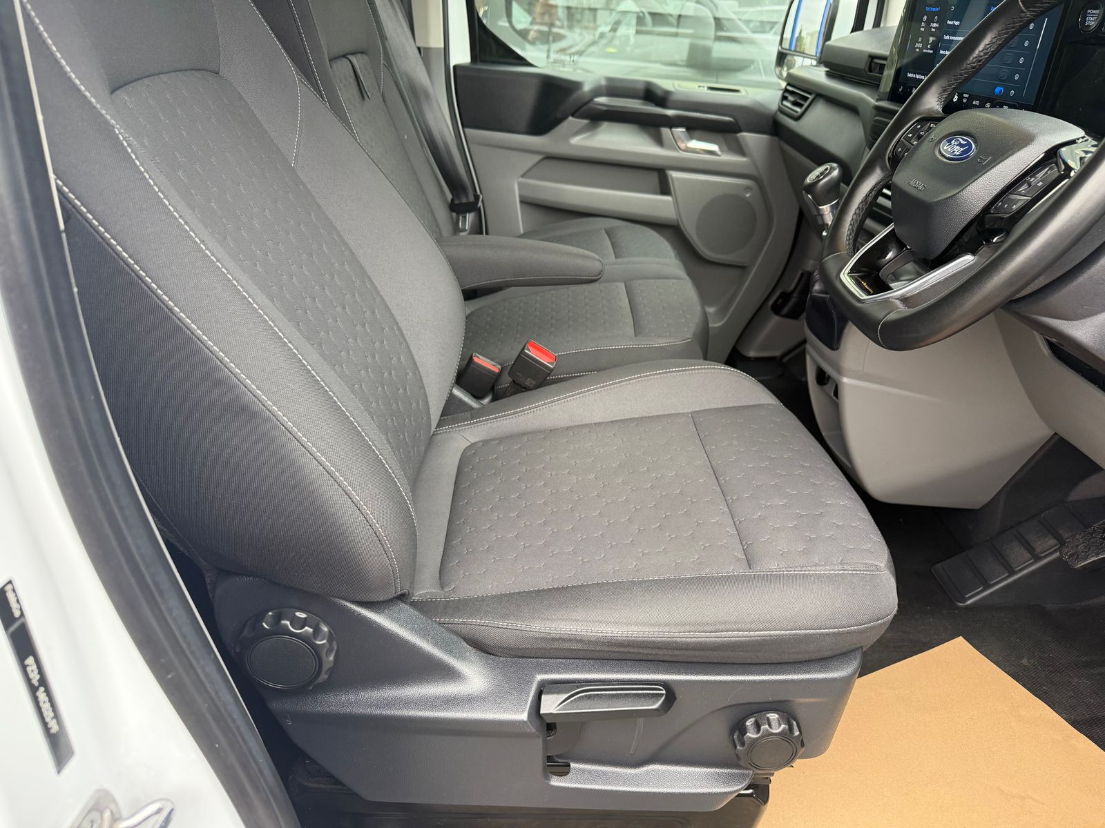 2024 Ford Transit Custom 2.0L Diesel Manual - Thumbnail 24