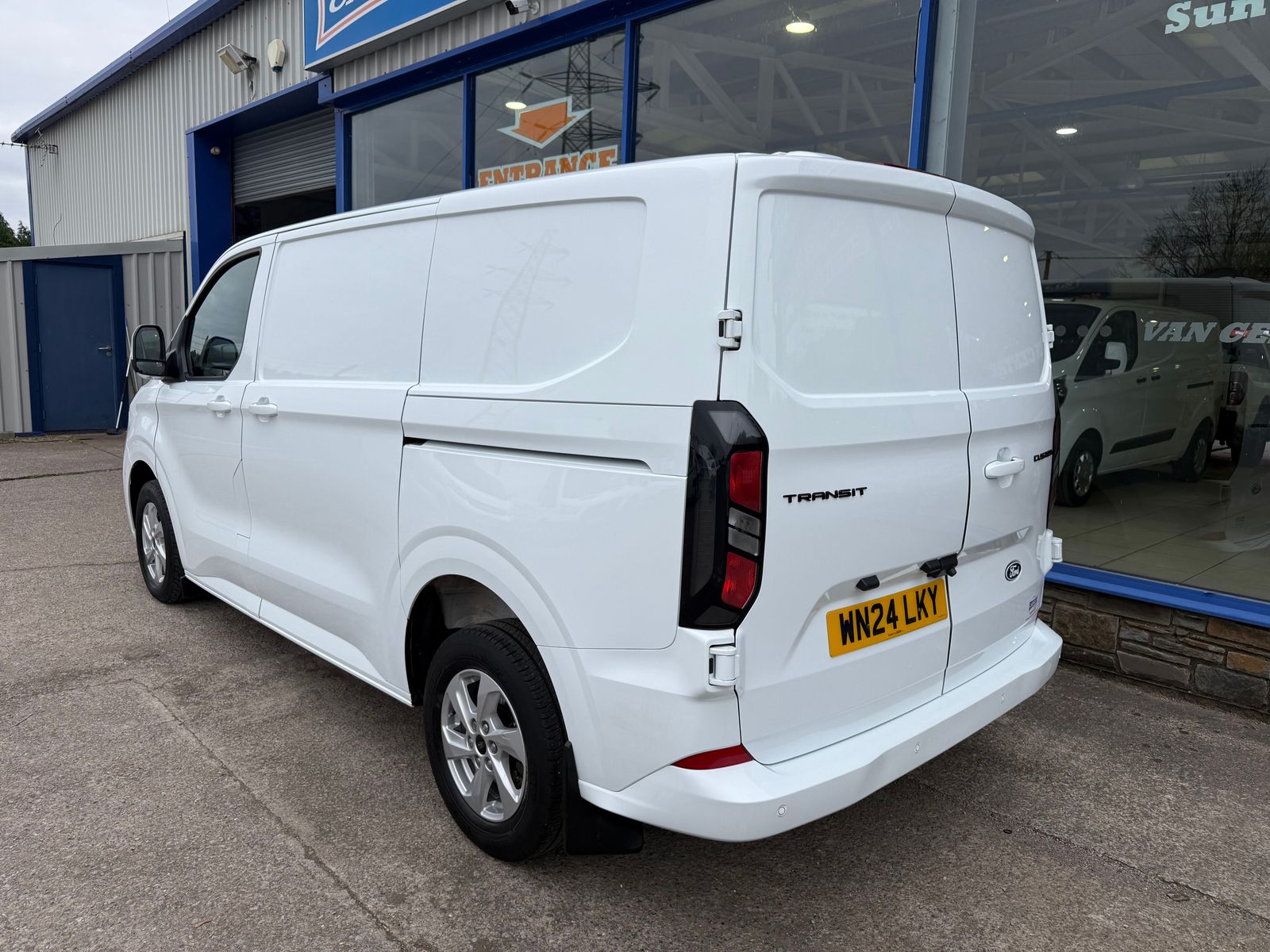 2024 Ford Transit Custom 2.0L Diesel Manual - Thumbnail 10