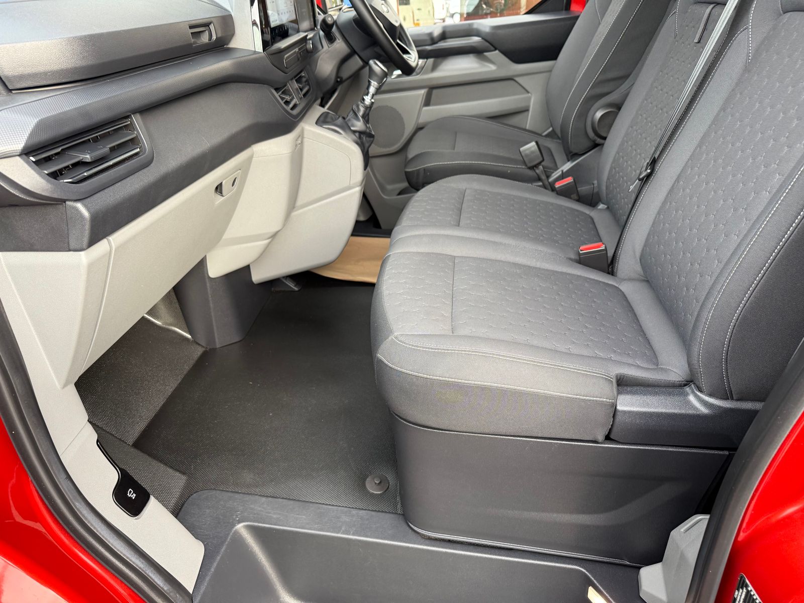 2024 Ford Transit Custom 2.0L Diesel Manual - Thumbnail 26