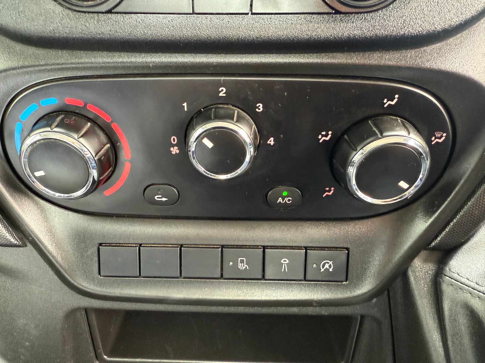 2021 IVECO DAILY 2.3L Diesel Manual - 90,000 Miles - Thumbnail 30