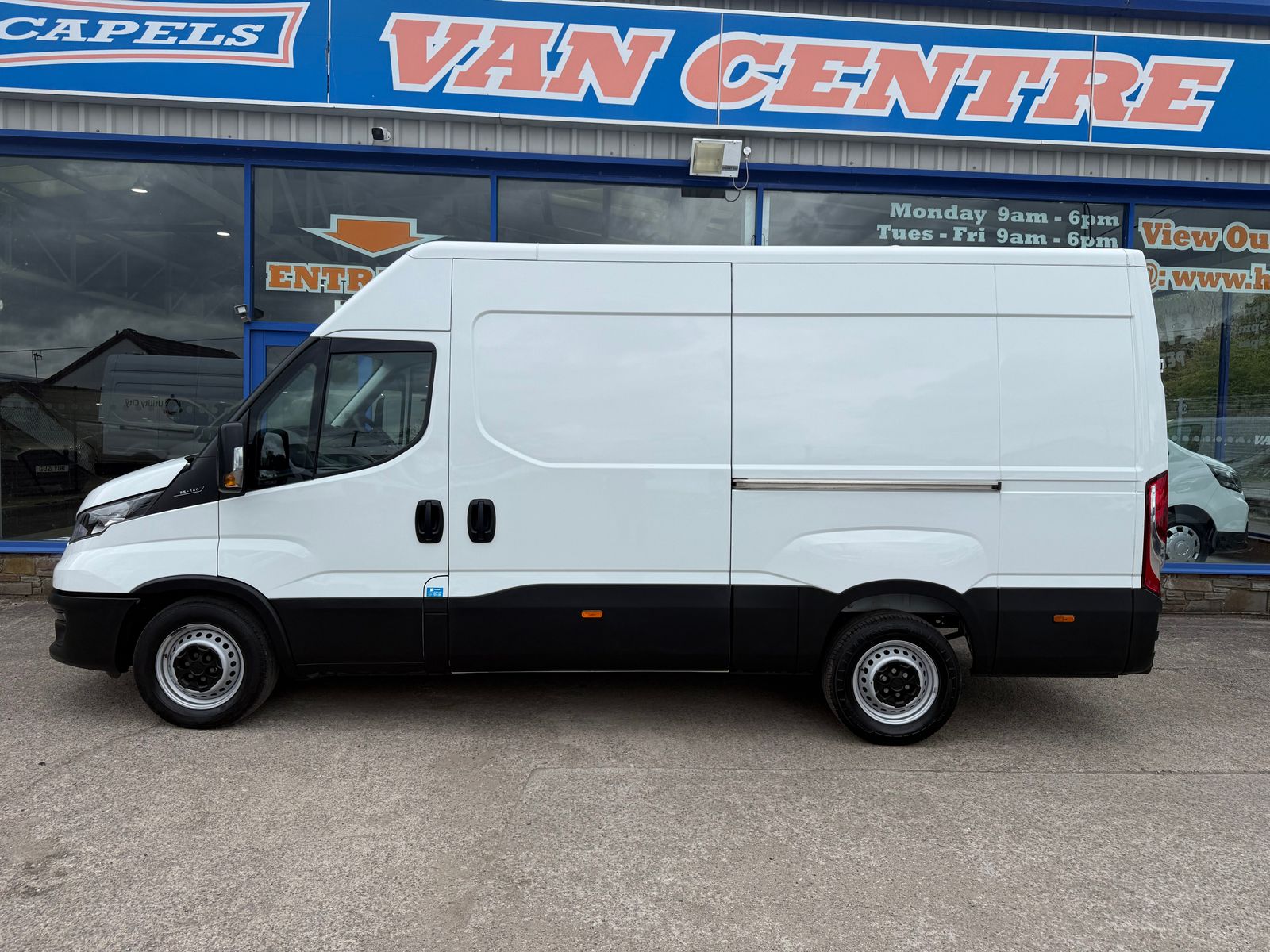2023 IVECO DAILY 2.3L Diesel Manual - 22,000 Miles - Thumbnail 8