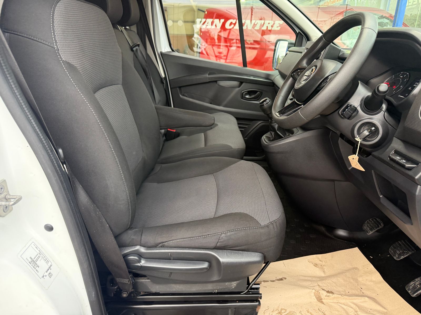 2022 Nissan Primastar 2.0L Diesel Manual - 52,000 Miles - Thumbnail 22