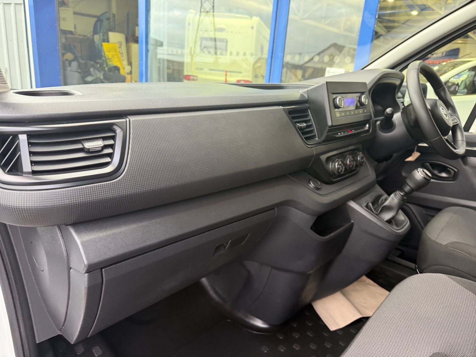 2022 Nissan Primastar 2.0L Diesel Manual - 52,000 Miles - Thumbnail 24