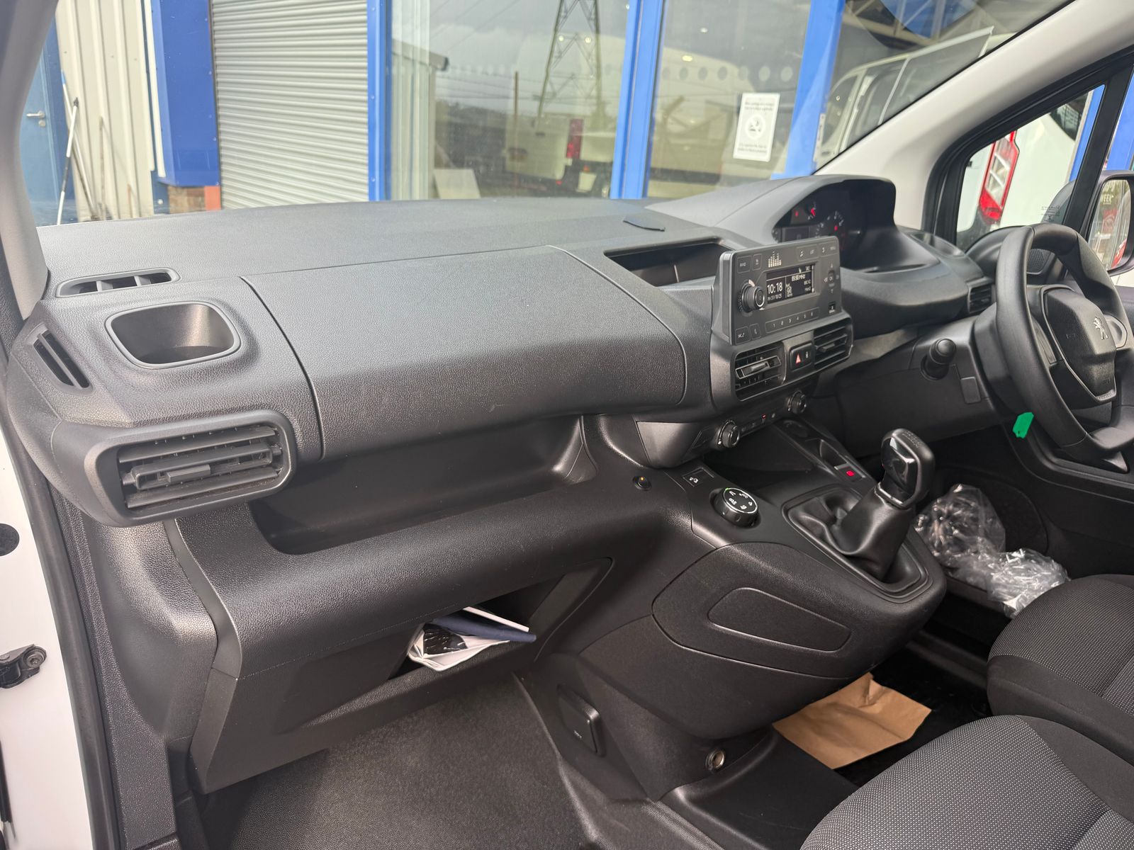 2021 PEUGEOT PARTNER 1.5L Diesel Manual Van - Thumbnail 26
