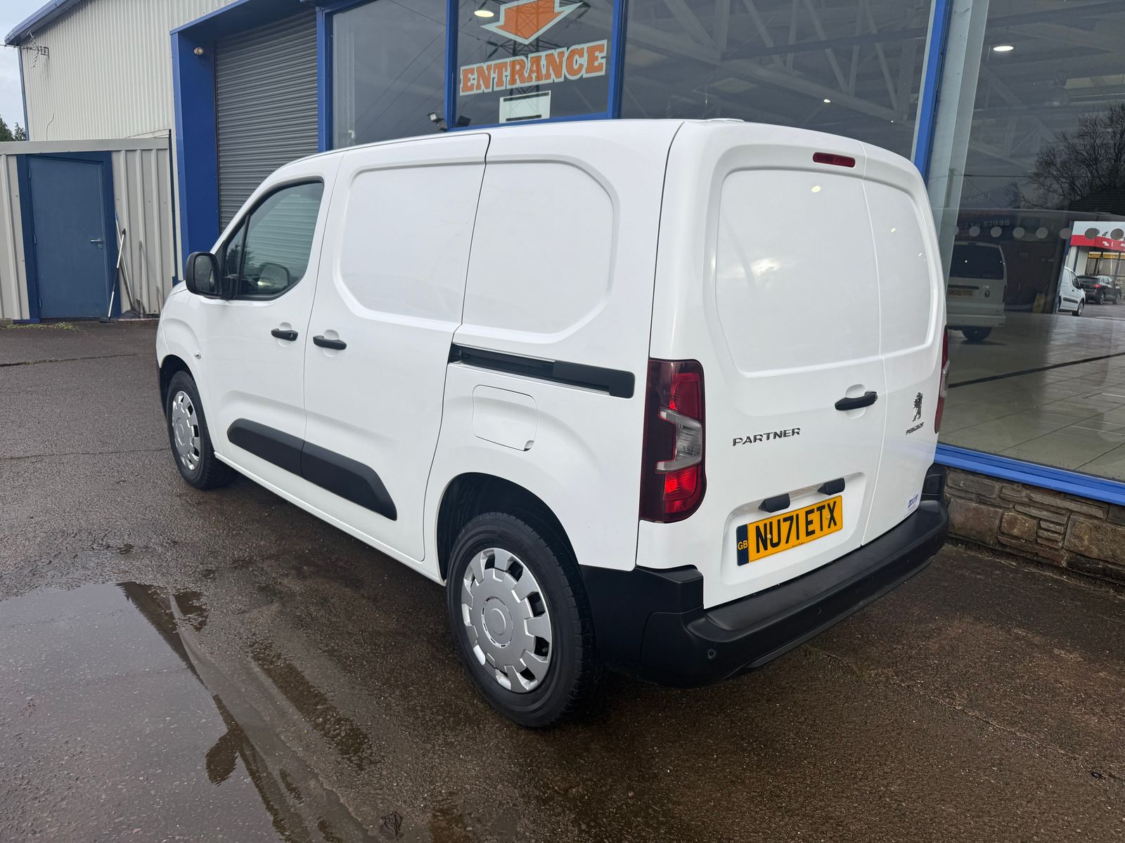 2021 PEUGEOT PARTNER 1.5L Diesel Manual Van - Thumbnail 10