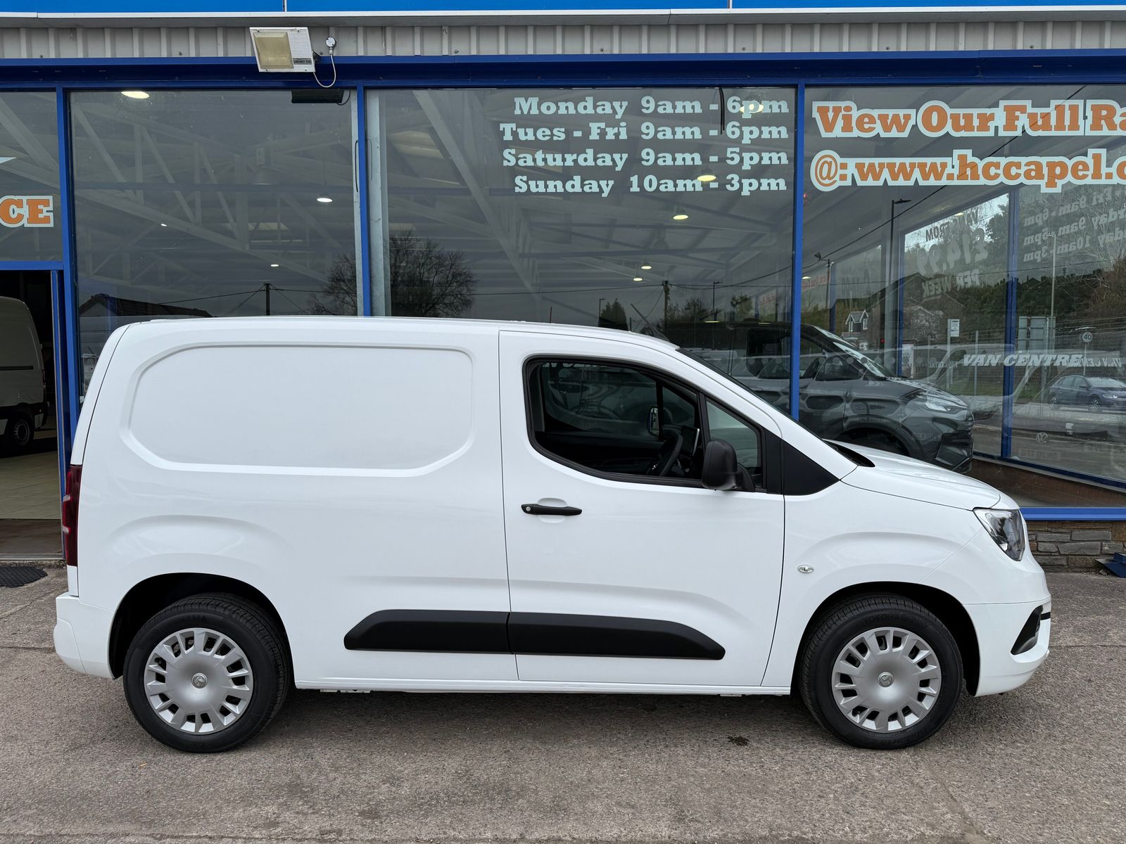 2020 Vauxhall Combo 1.5L Diesel Manual - Thumbnail 16