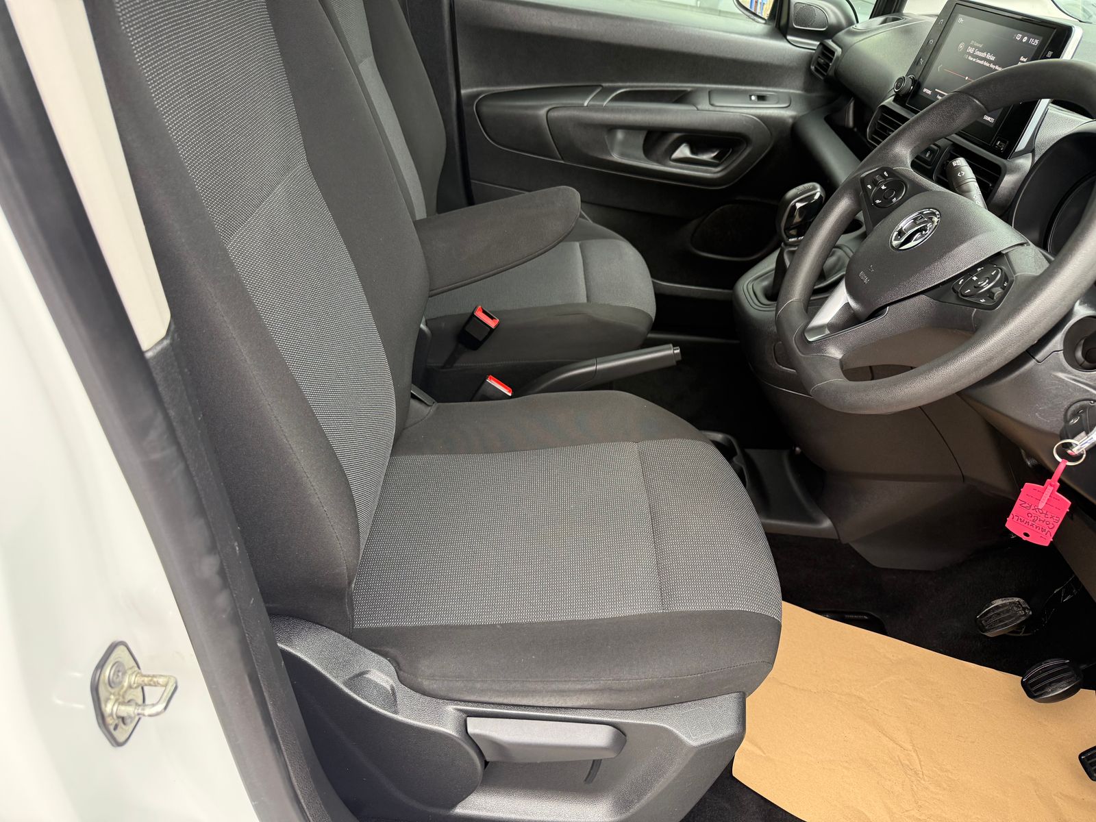 2020 Vauxhall Combo 1.5L Diesel Manual - Thumbnail 22