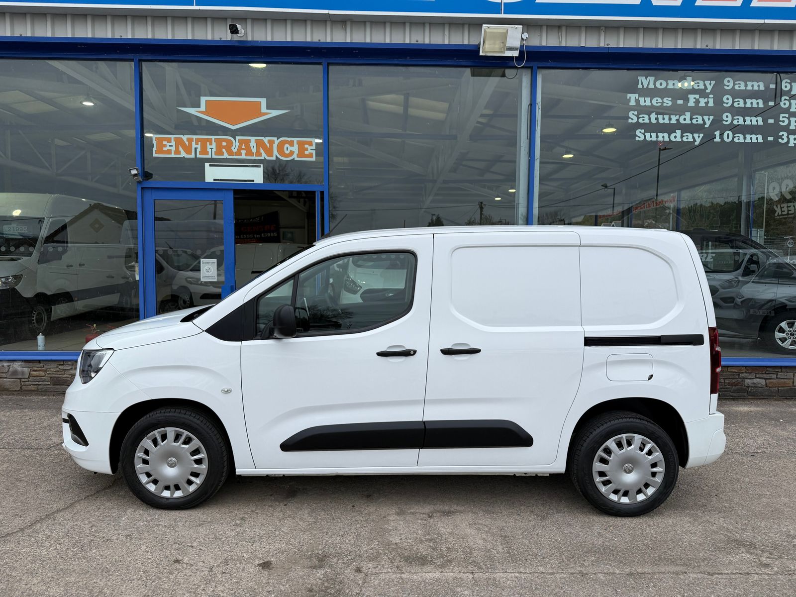2020 Vauxhall Combo 1.5L Diesel Manual - Thumbnail 8
