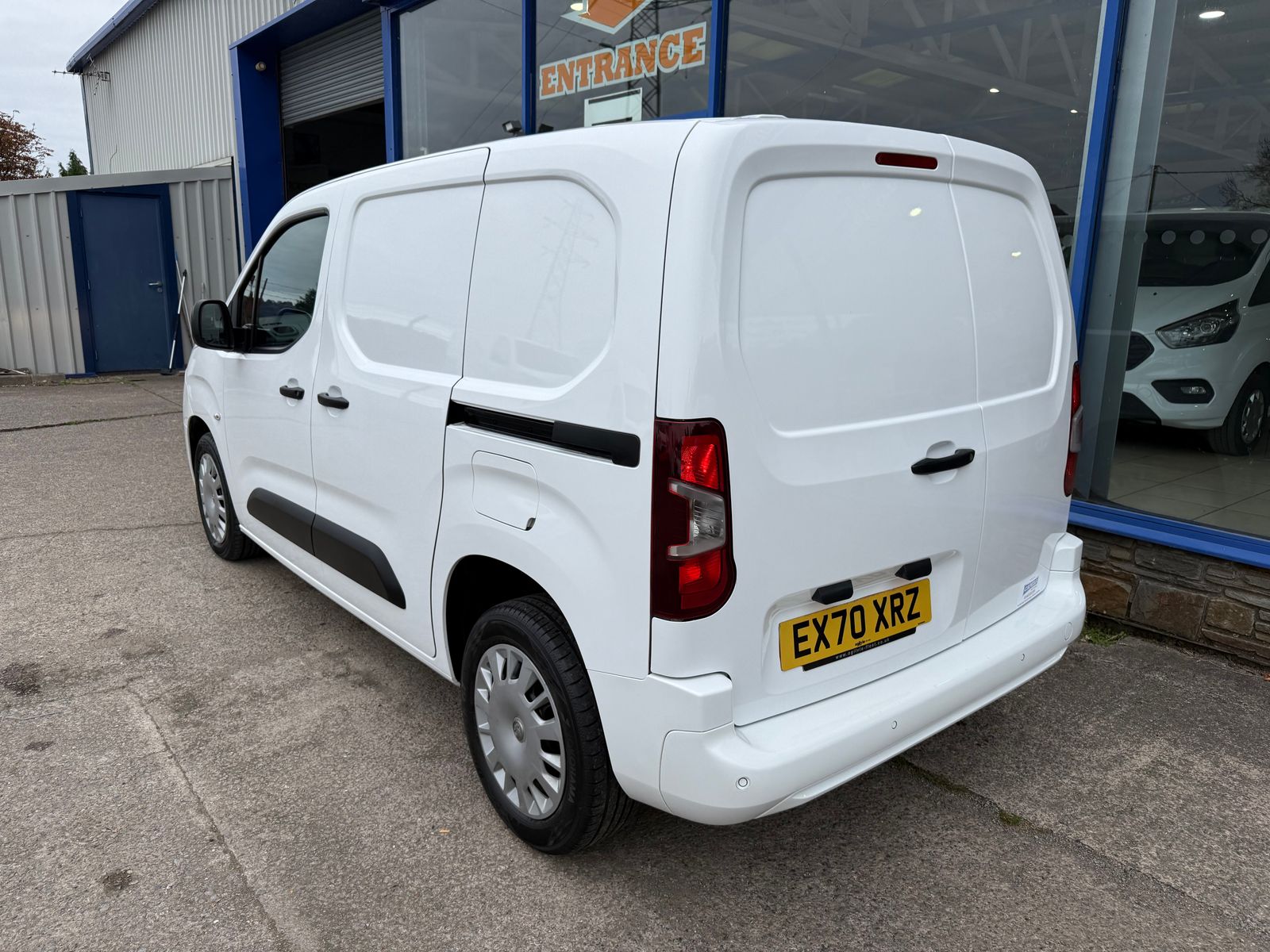 2020 Vauxhall Combo 1.5L Diesel Manual - Thumbnail 10