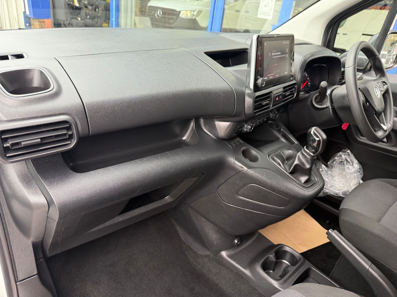 2020 Vauxhall Combo 1.5L Diesel Manual - Thumbnail 24
