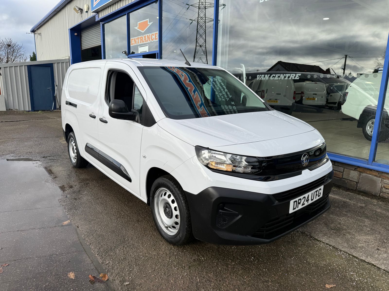 2024 Vauxhall Combo 1.5L Diesel Manual - 9,000 Miles - Thumbnail 18