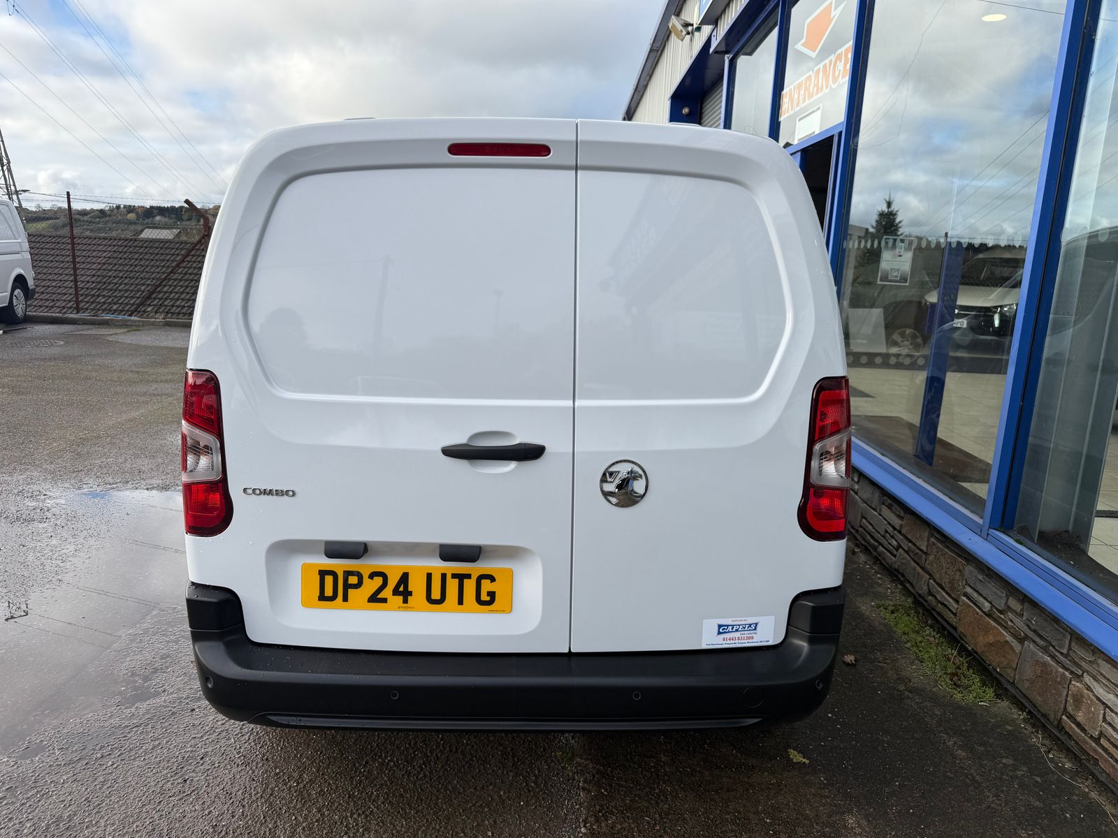 2024 Vauxhall Combo 1.5L Diesel Manual - 9,000 Miles - Thumbnail 12