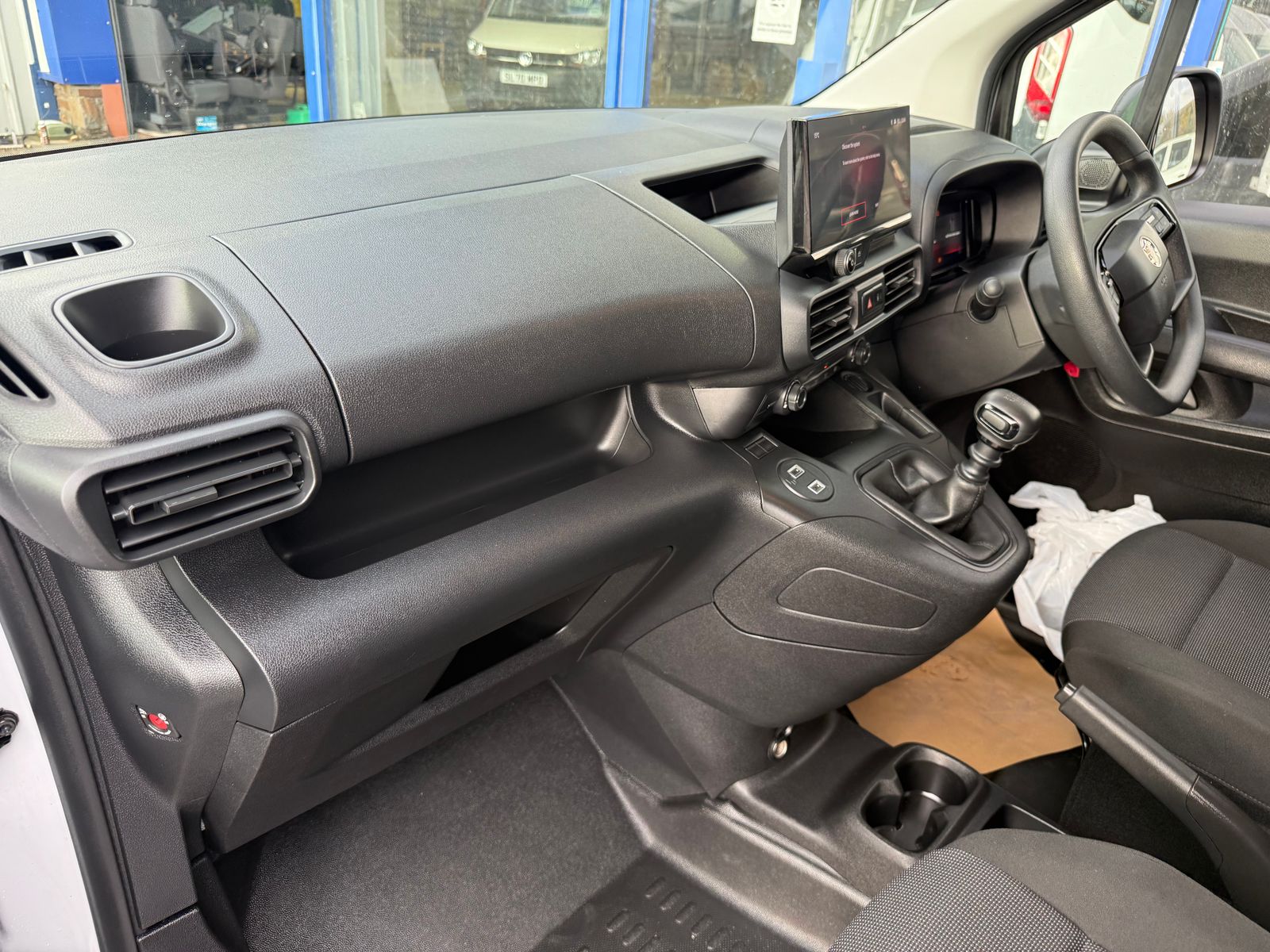 2024 Vauxhall Combo 1.5L Diesel Manual - 9,000 Miles - Thumbnail 22