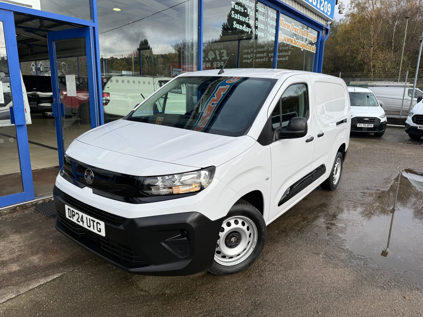 2024 Vauxhall Combo 1.5L Diesel Manual - 9,000 Miles - Thumbnail 2