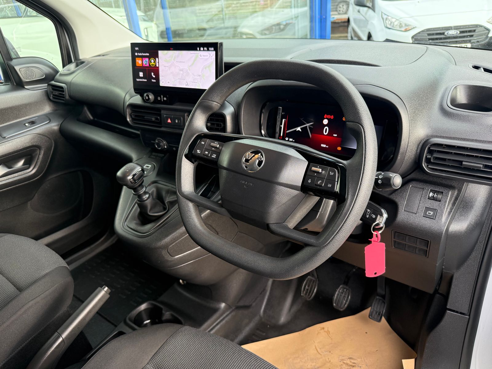 2024 Vauxhall Combo 1.5L Diesel Manual - 9,000 Miles - Thumbnail 26