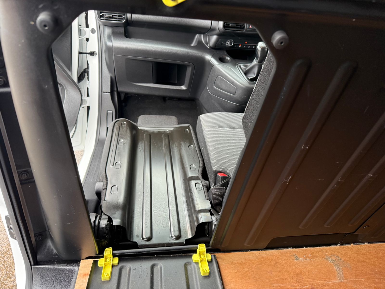 2020 Vauxhall Combo 1.5L Diesel Manual - Thumbnail 30