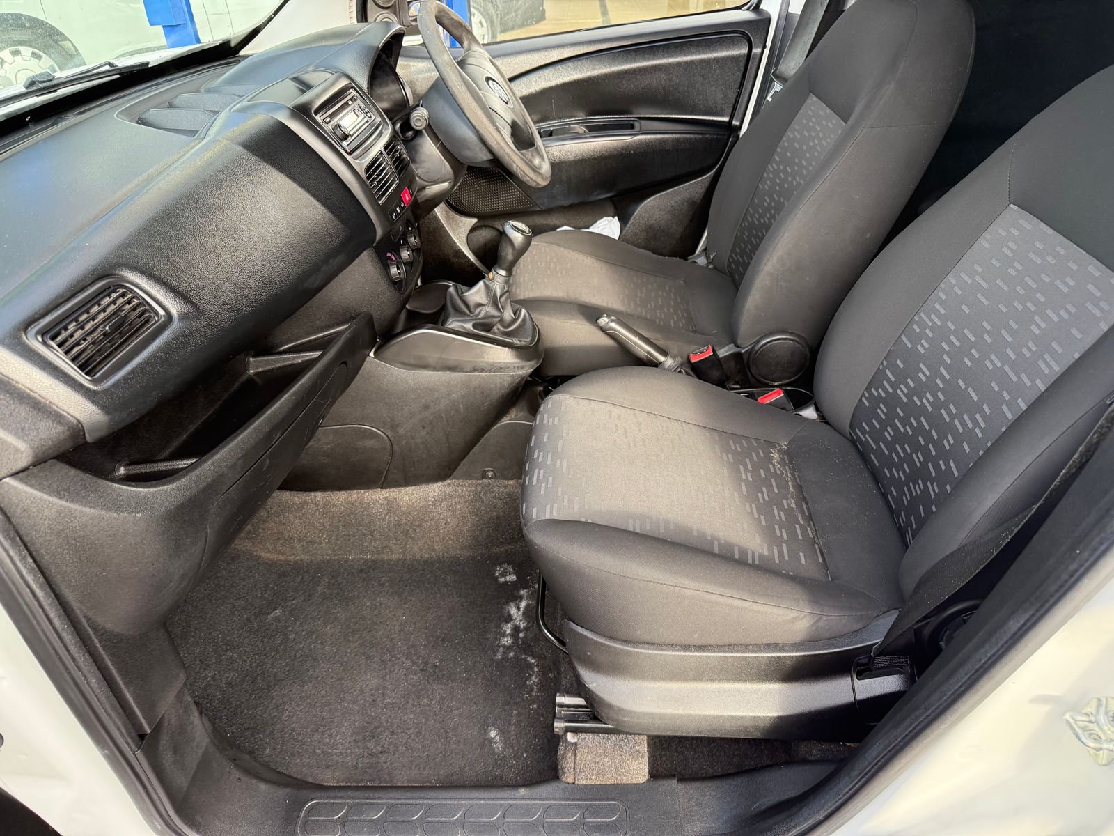 2017 VAUXHALL COMBO 1.25L Diesel Manual - 131k Miles - Thumbnail 20