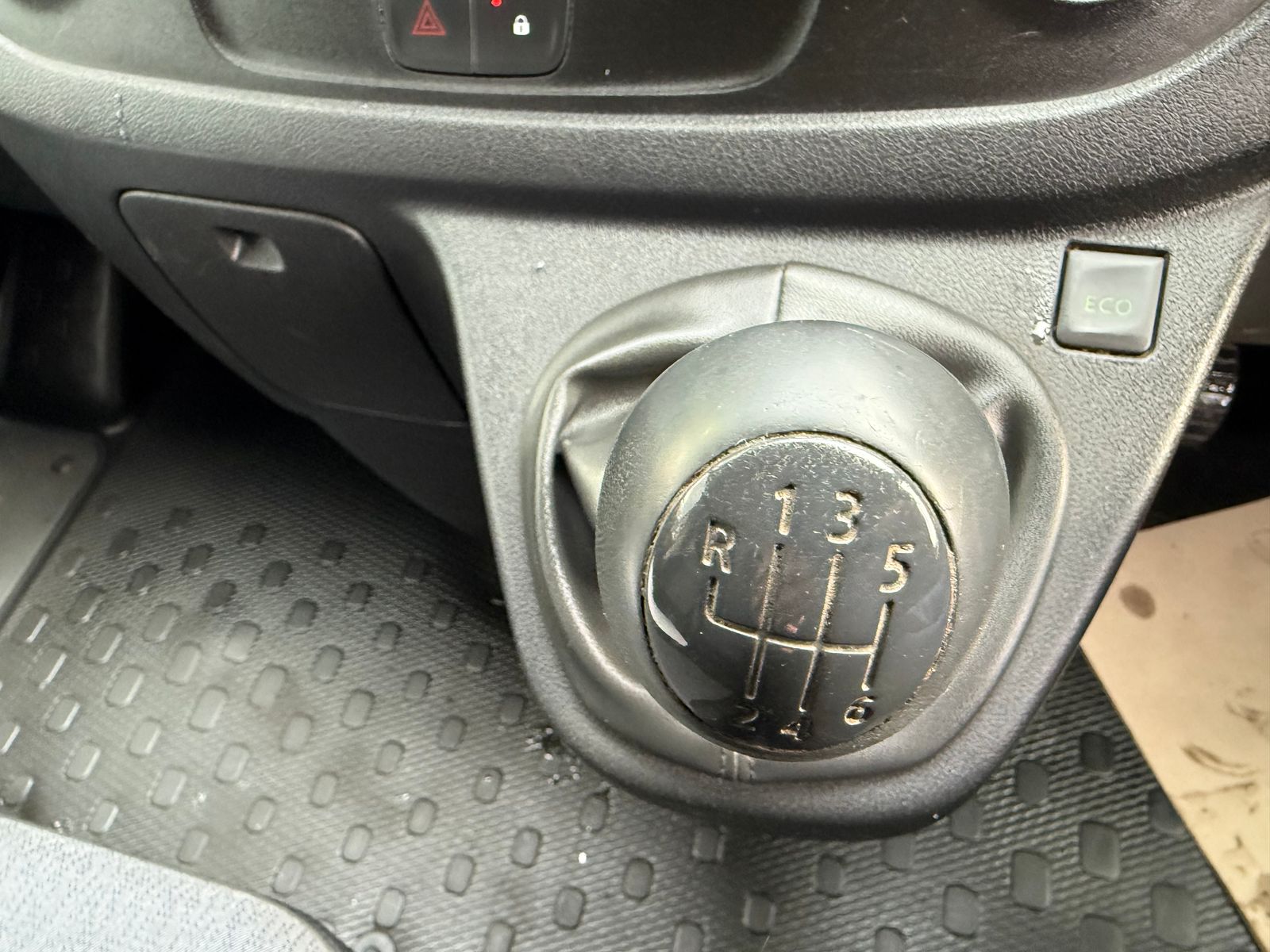 2018 Vauxhall Vivaro 1.6L Diesel Manual - Thumbnail 28