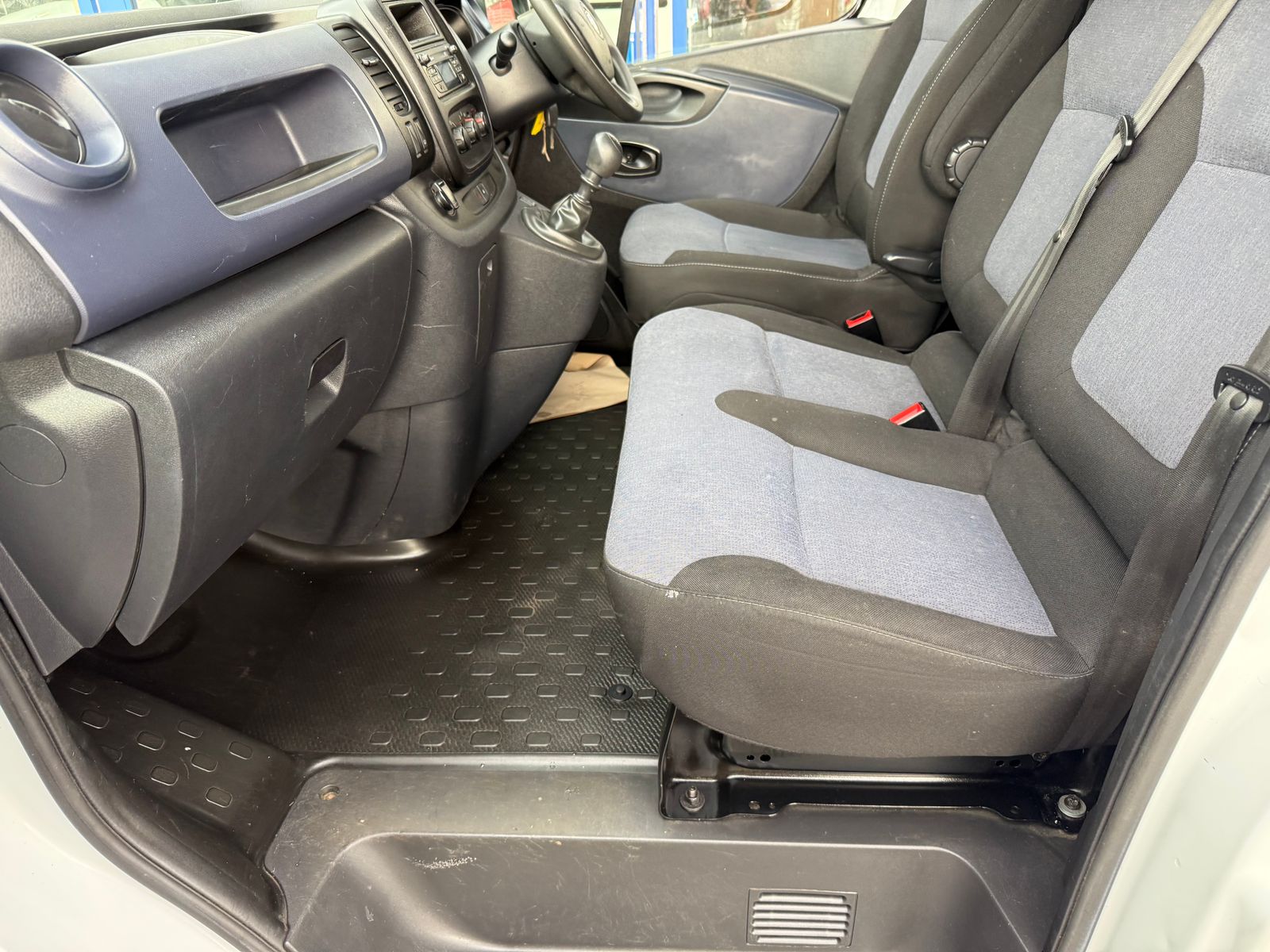 2018 Vauxhall Vivaro 1.6L Diesel Manual - Thumbnail 20