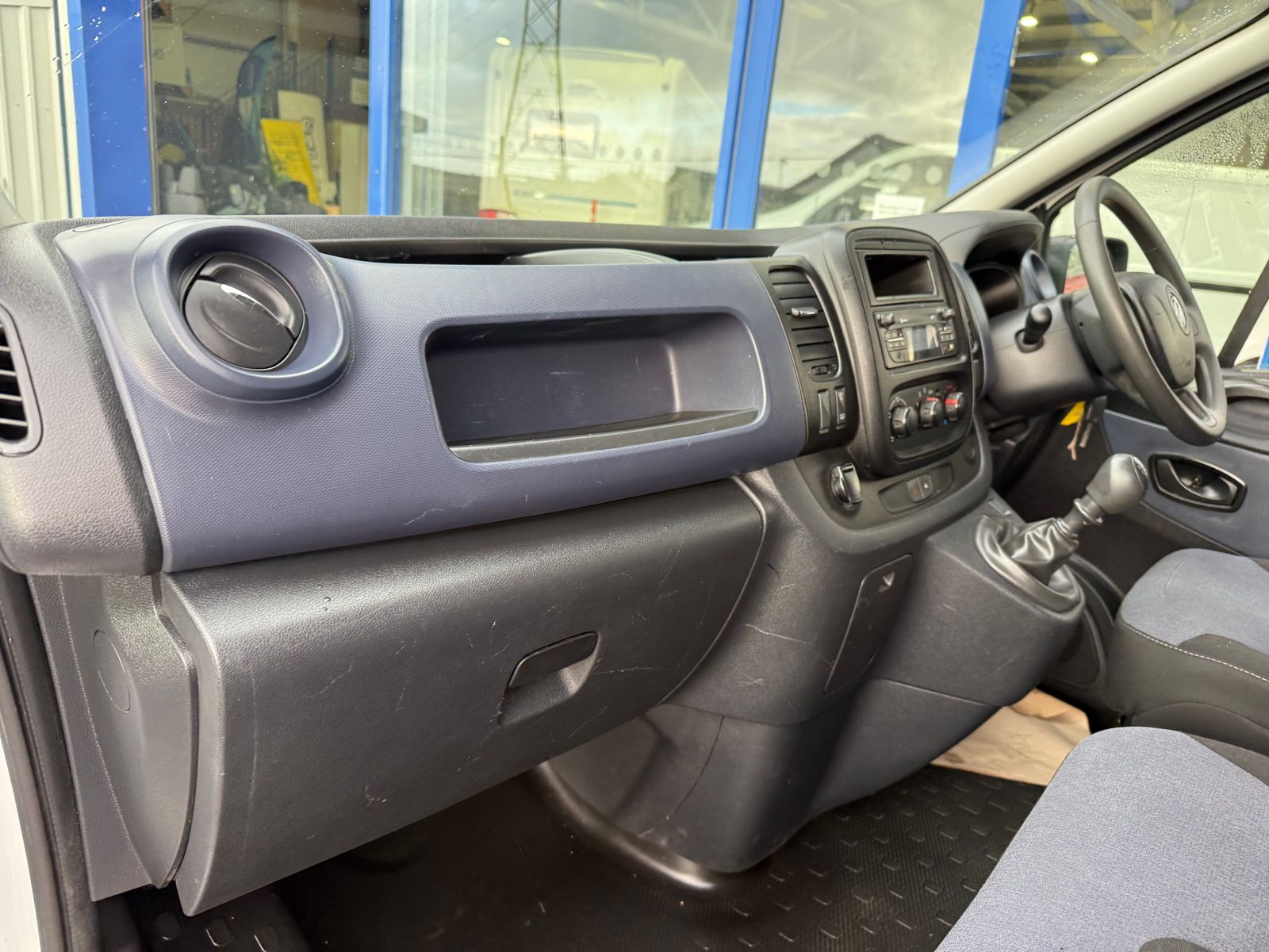 2018 Vauxhall Vivaro 1.6L Diesel Manual - Thumbnail 22