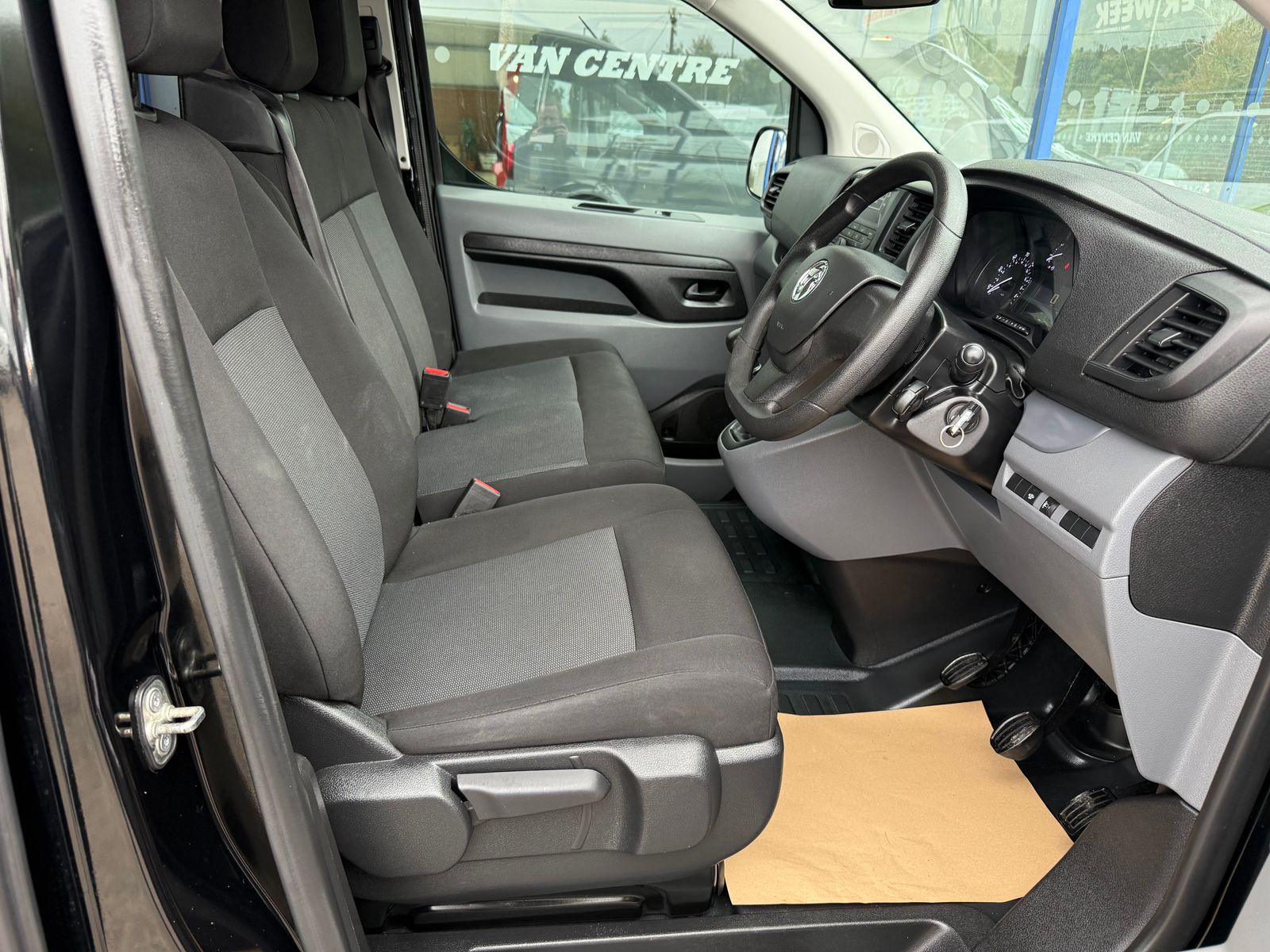 2021 Vauxhall Vivaro Life 1.5L Diesel Manual - Thumbnail 22