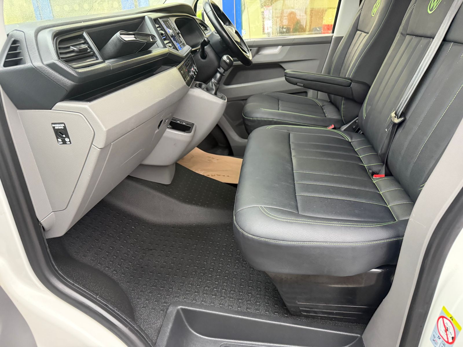 2021 Volkswagen Transporter 1.9L Diesel Manual - Thumbnail 22