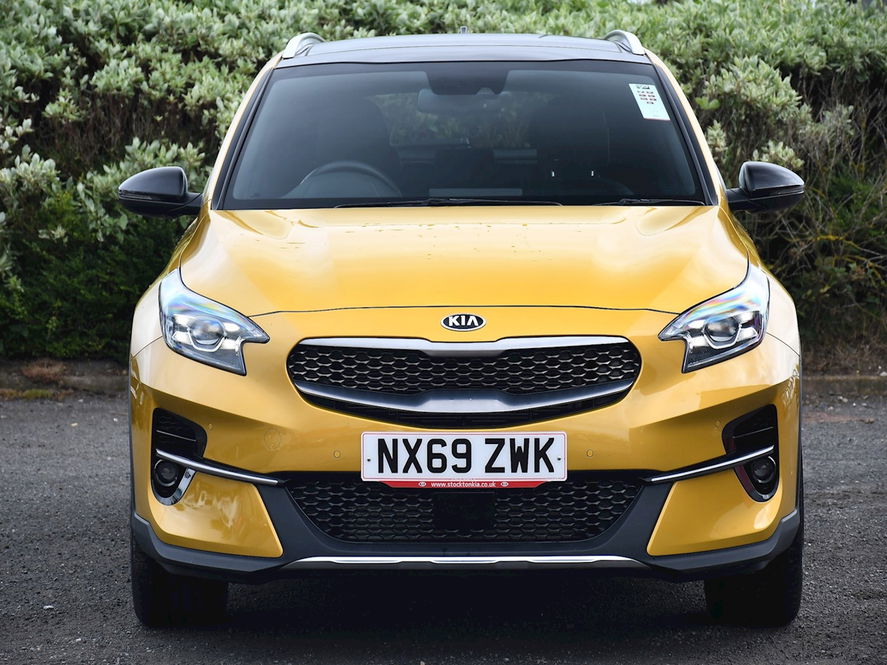 Nearly New Kia Ceed XCEED FIRST EDITION ISG 2019 5dr Manual (NX69ZWK