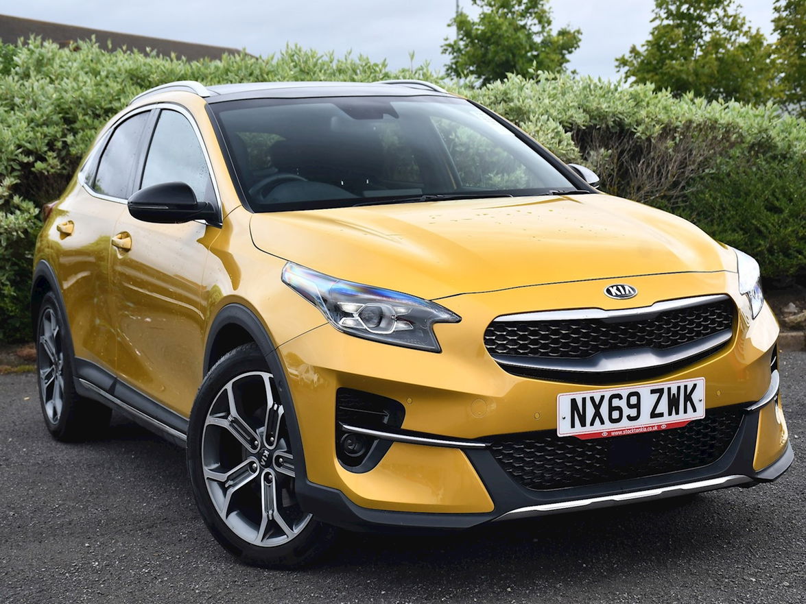 Nearly New Kia Ceed XCEED FIRST EDITION ISG 2019 5dr Manual (NX69ZWK)